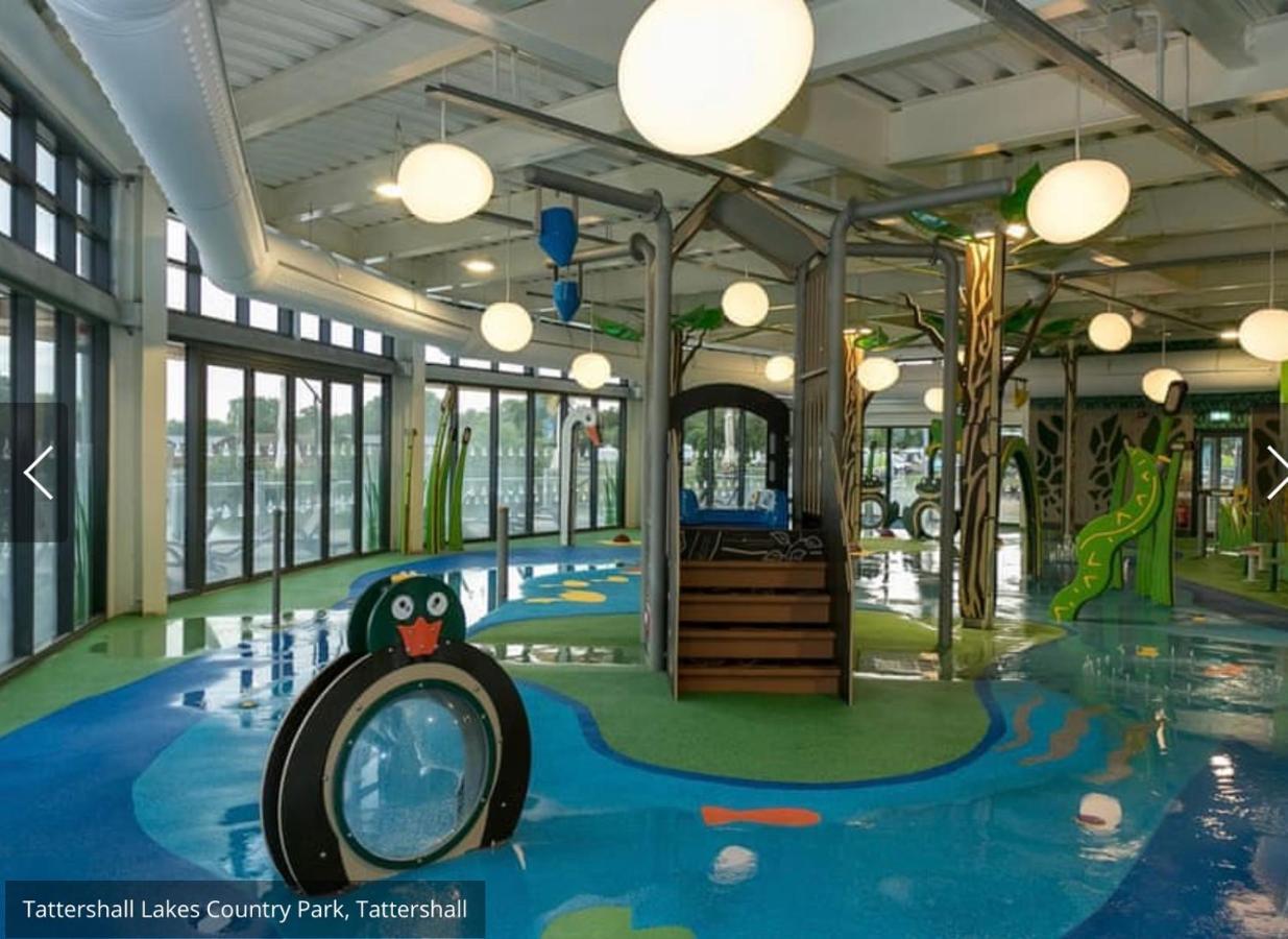 Holiday Home Breaks At Tattershall Lakes Конингсби Экстерьер фото