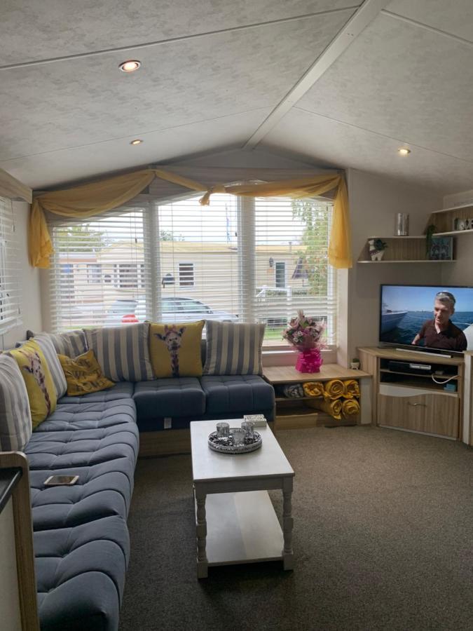 Holiday Home Breaks At Tattershall Lakes Конингсби Экстерьер фото