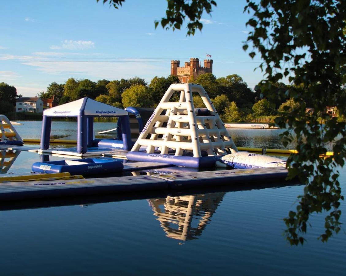 Holiday Home Breaks At Tattershall Lakes Конингсби Экстерьер фото