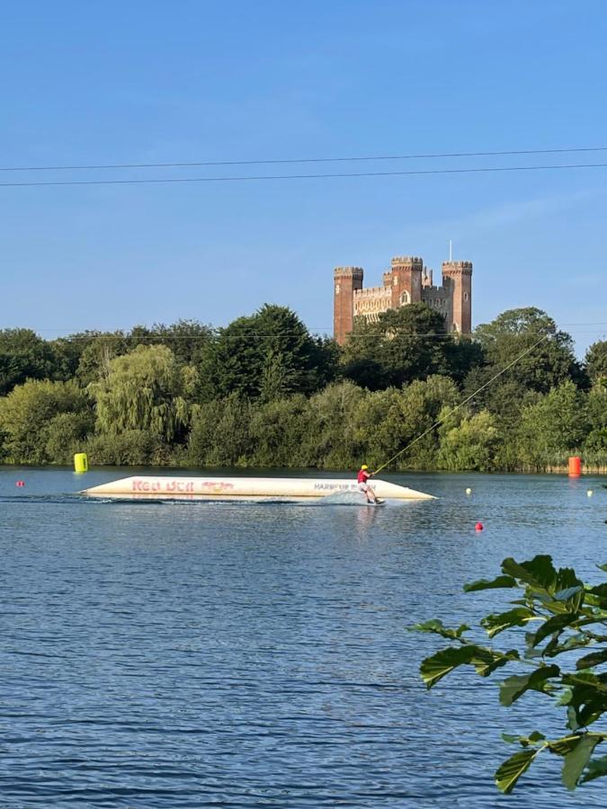 Holiday Home Breaks At Tattershall Lakes Конингсби Экстерьер фото